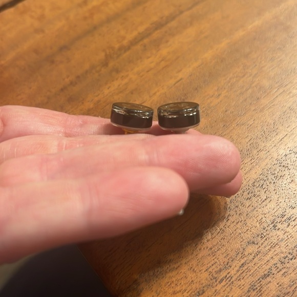 Super cute black and silver Chanel stud earrings - Picture 2 of 3